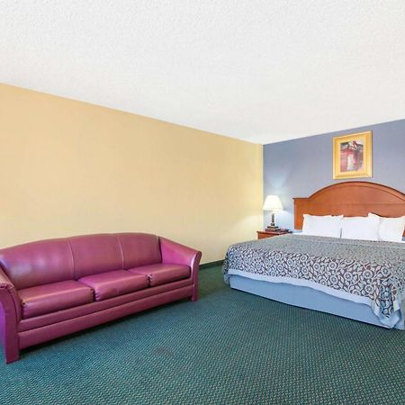 Blue Way Inn & Suites Wichita East ภายนอก รูปภาพ